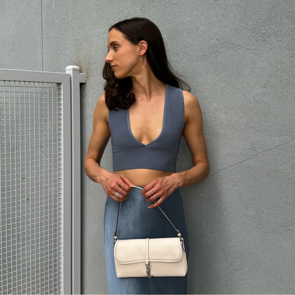 Aritzia Babaton Sculpt Knit Deep V Tank